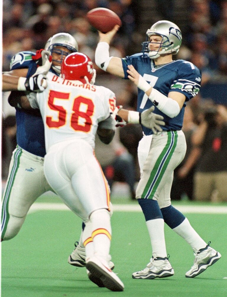 Chiefs News: Seahawks to wear 90s-inspired uniforms Sunday night